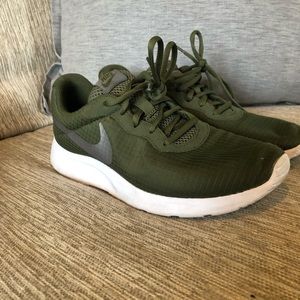NIKE Sz 8 Army Green Running Shoes